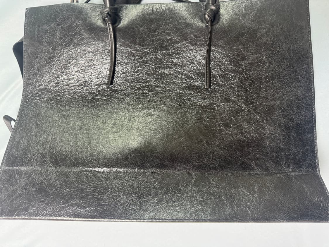 아더에러 와이드 크랙 쇼퍼백 느와르 상품이미지3