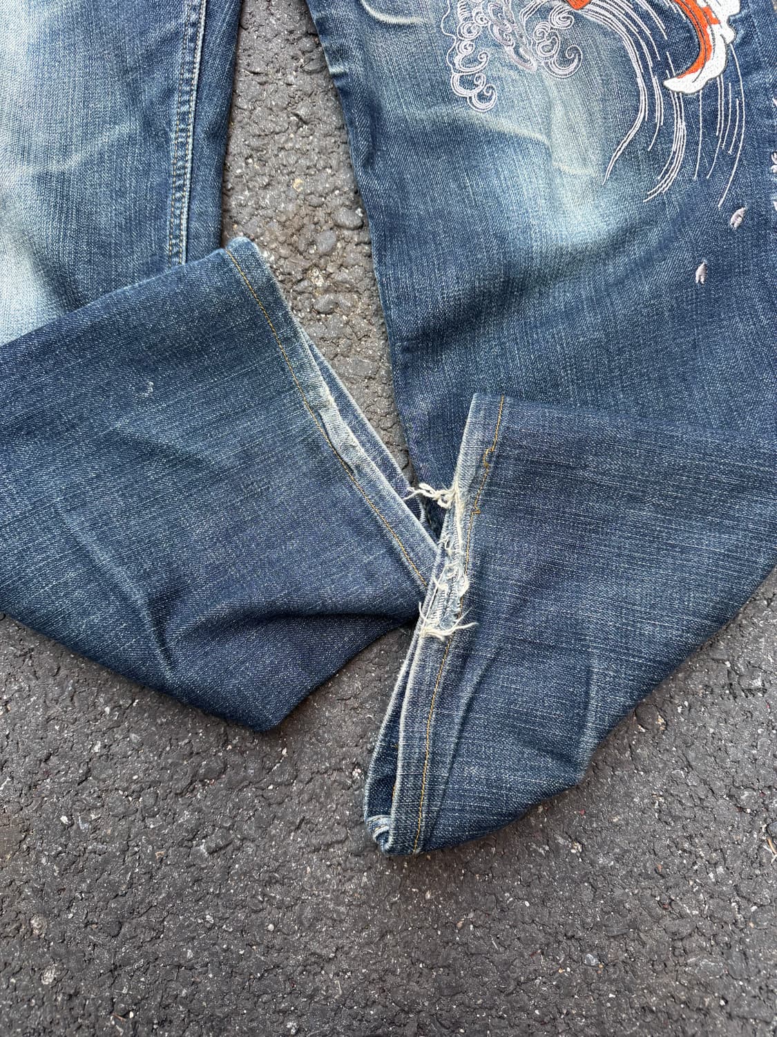 카라쿠리타마시 오리엔탈 코이 자수 데님팬츠 상품이미지10