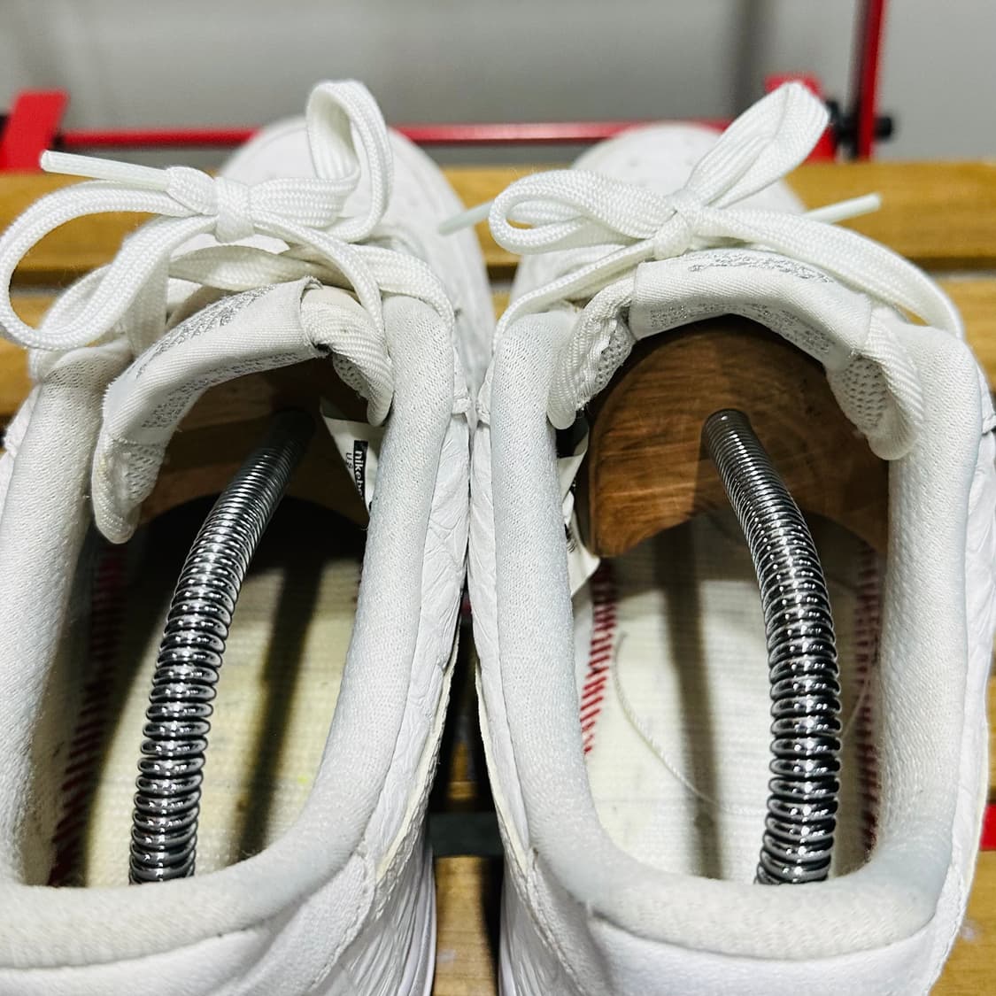 250) 나이키 운동화 남녀공용 신발 에어포스1 07 크로커다일 화이트 상품이미지5