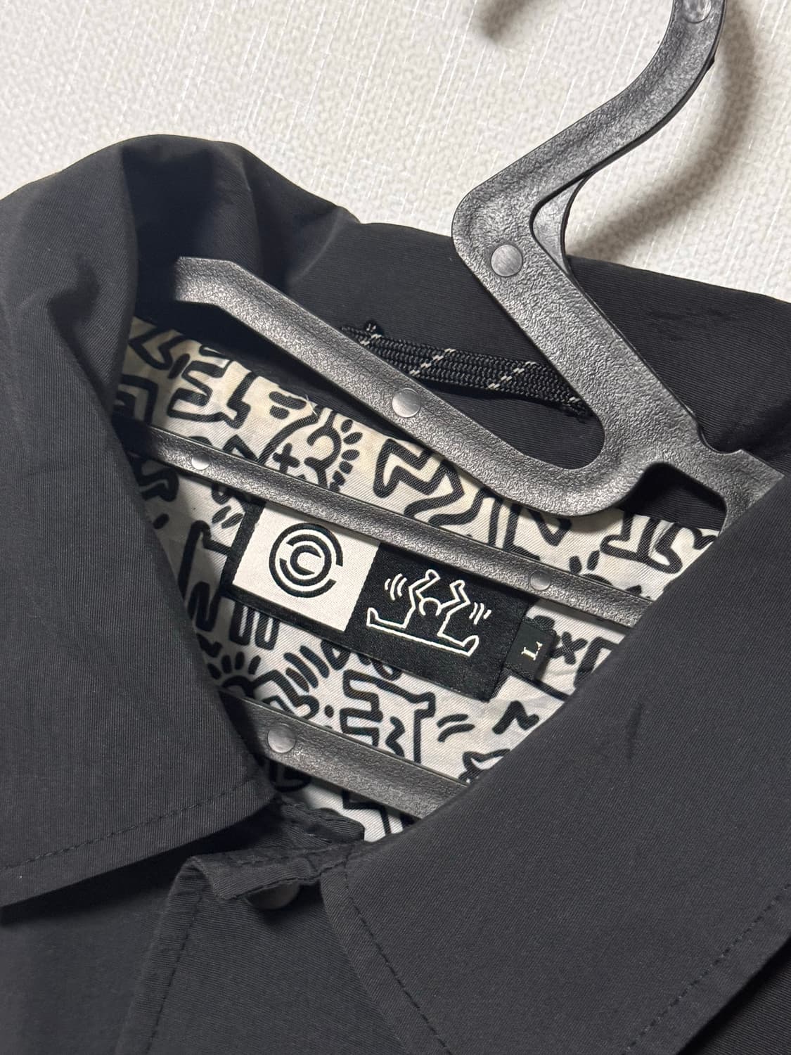 CHARI & CO Keith Haring 콜라보 어스 코치자켓 상품이미지4