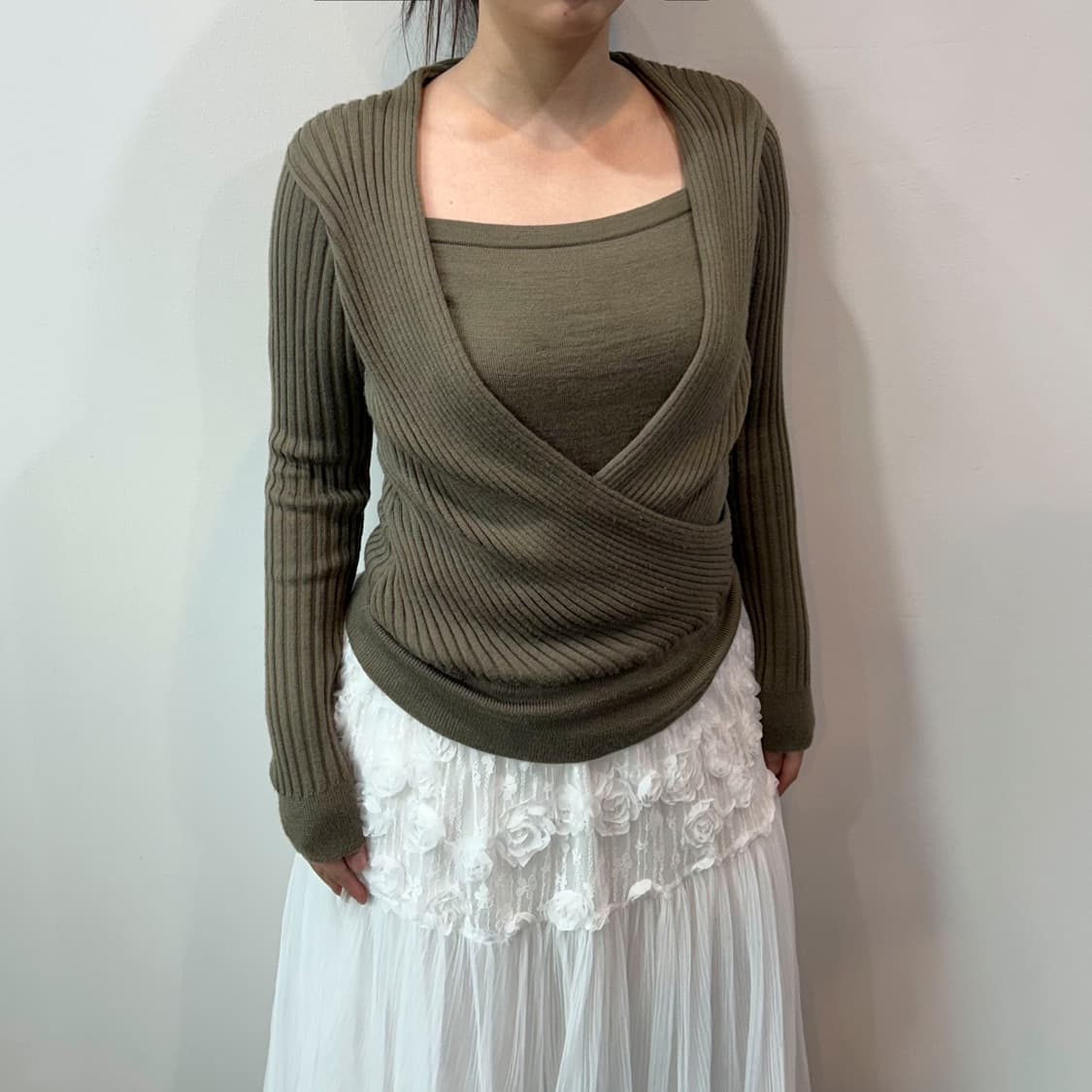 카키 랩 디테일 니트 상품이미지2