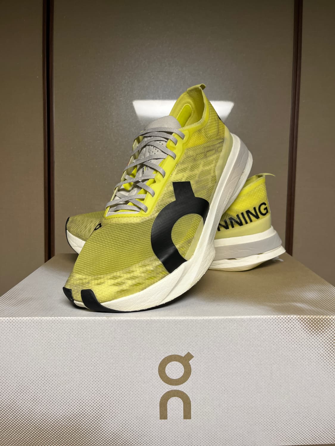 온러닝 클라우드붐 스크라이크 265 상품이미지1