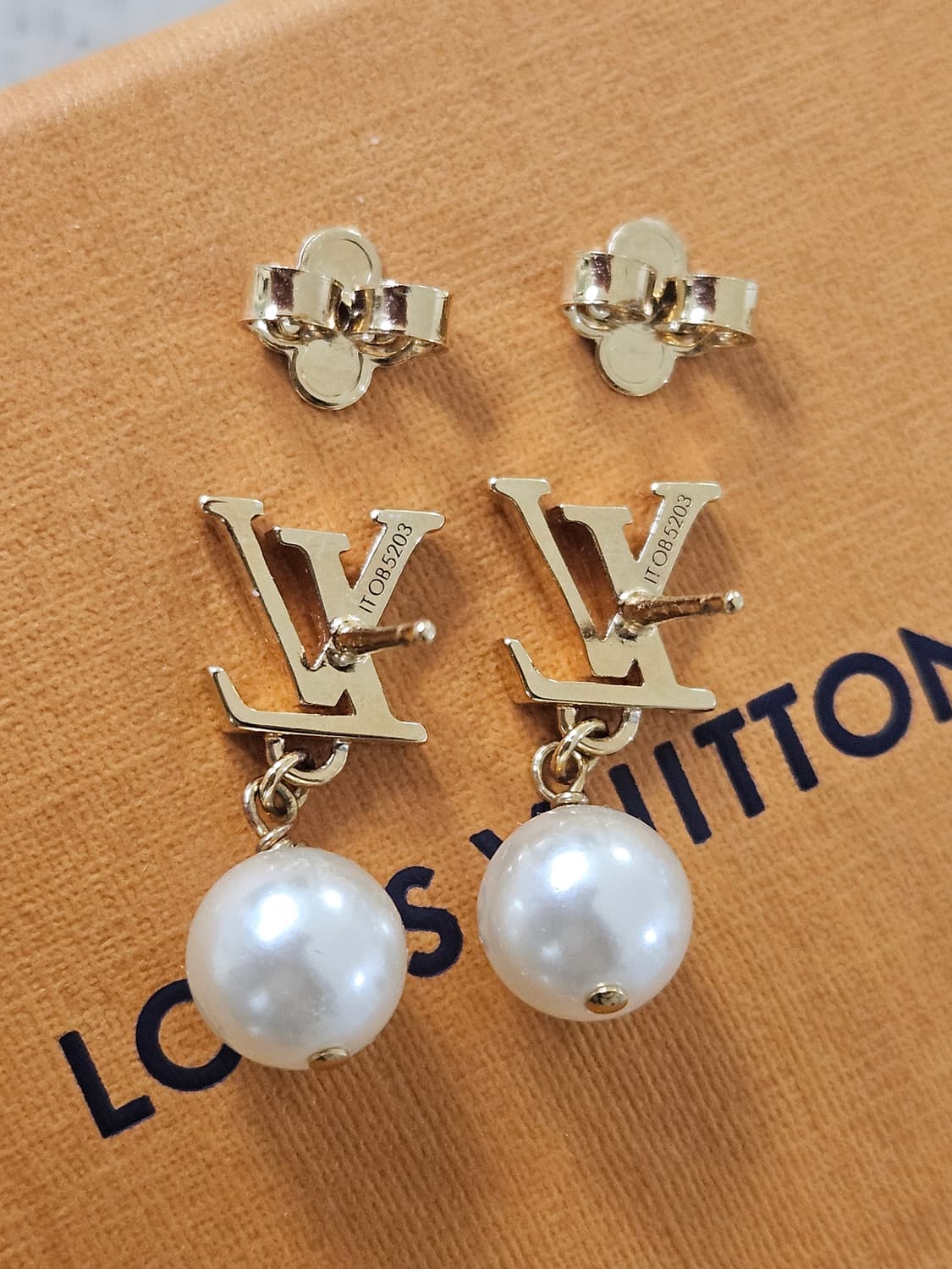 [국내매장판] 루이비통 LV아이코닉 루이자 귀걸이 [정품/풀박스] 상품이미지2