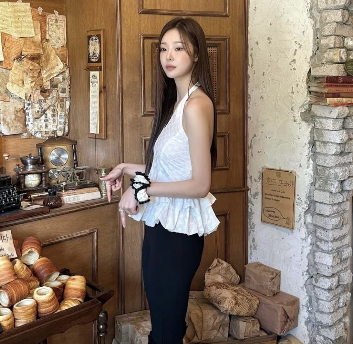 위드아웃썸머 홀터넥 블라우스 이시안착용 상품이미지1