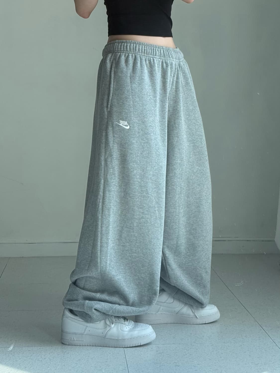 나이키 그레이 오버 벌룬 조거 스웻팬츠 상품이미지2