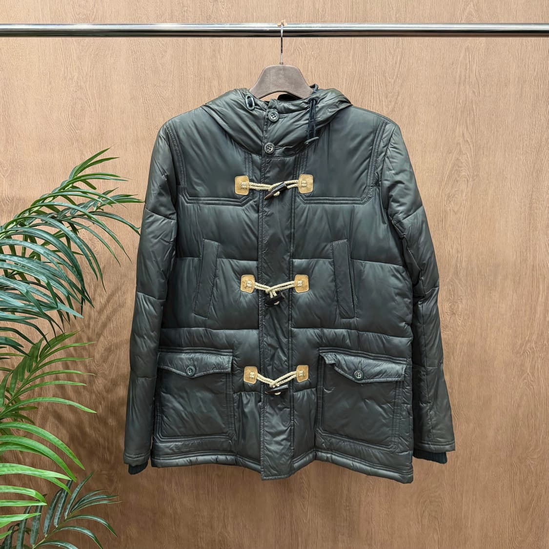 디젤 후드 패딩 자켓 더플 토글 버튼 퀄팅 플랩 포켓 퀄팅 디테일 카키 상품이미지1