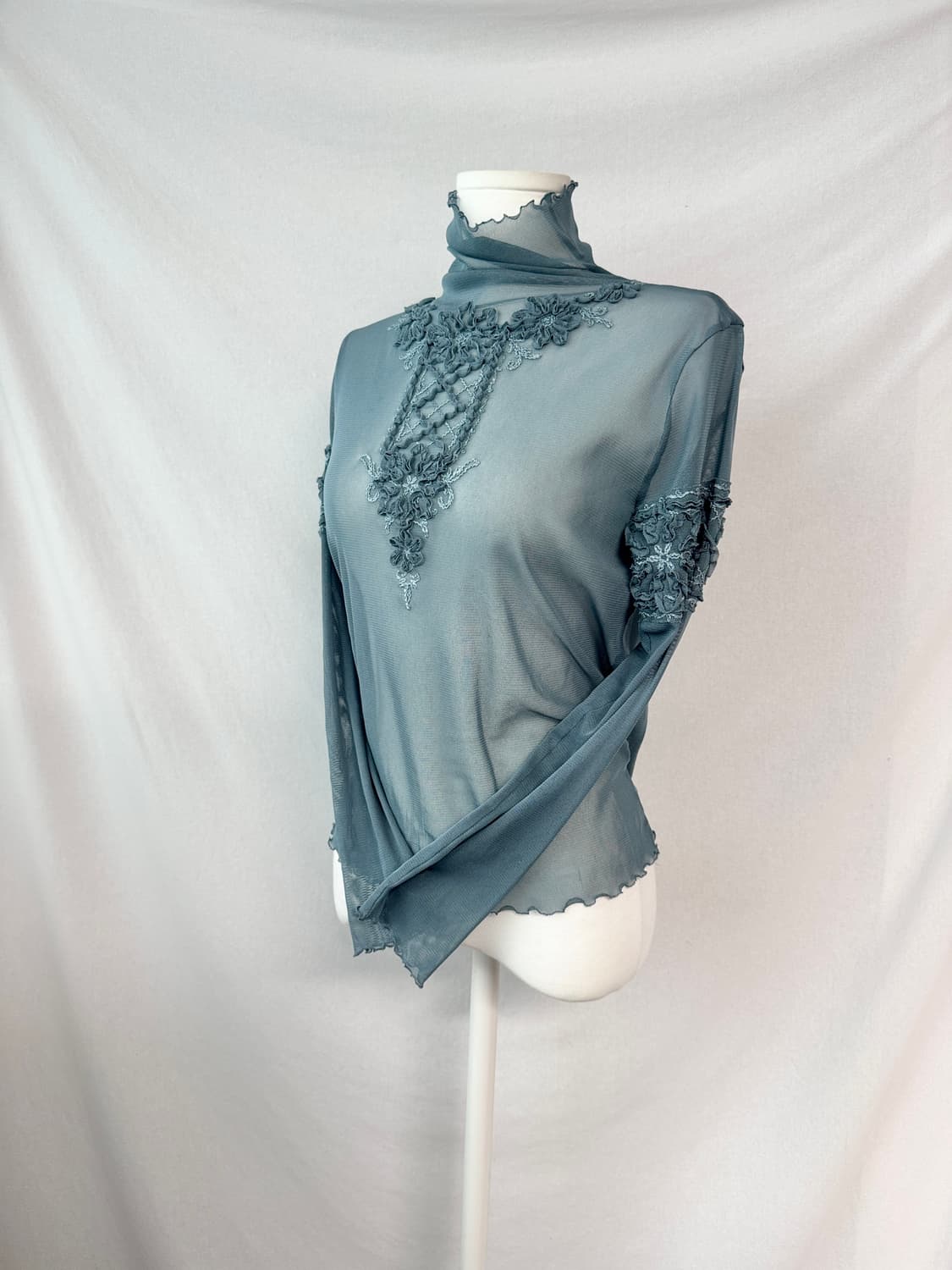 메쉬 레이스 러플 탑 상품이미지1