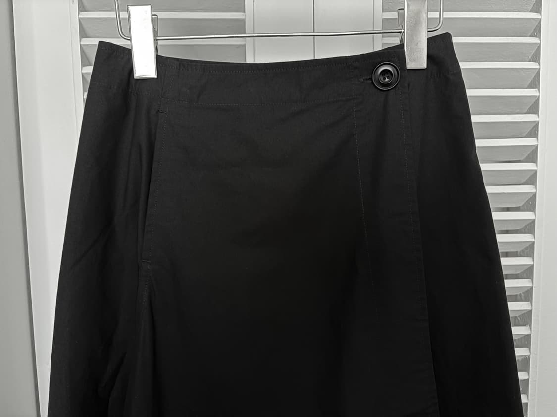 르메르 블랙 코튼 랩 스커트 상품이미지3