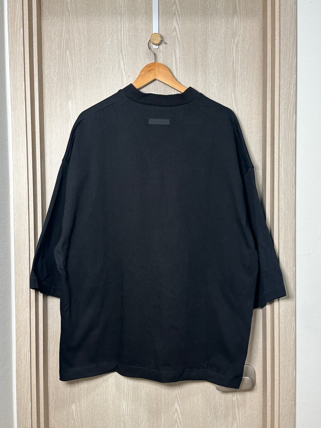 24SS)미시착) 피어오브갓 에센셜 풋볼티셔츠S/105/블랙 상품이미지2