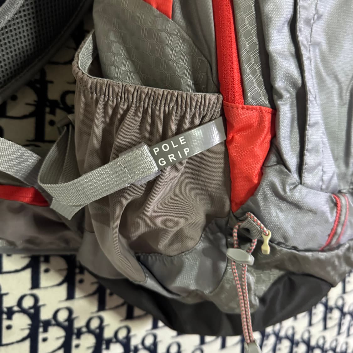 블랙야크 캐치업 28L 등산 배낭 그레이/레드 상품이미지2