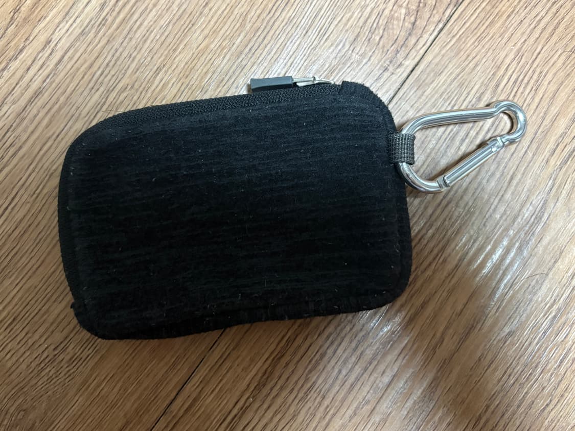 미스치프 롬버스 카라비너 미니 파우치 블랙 상품이미지2