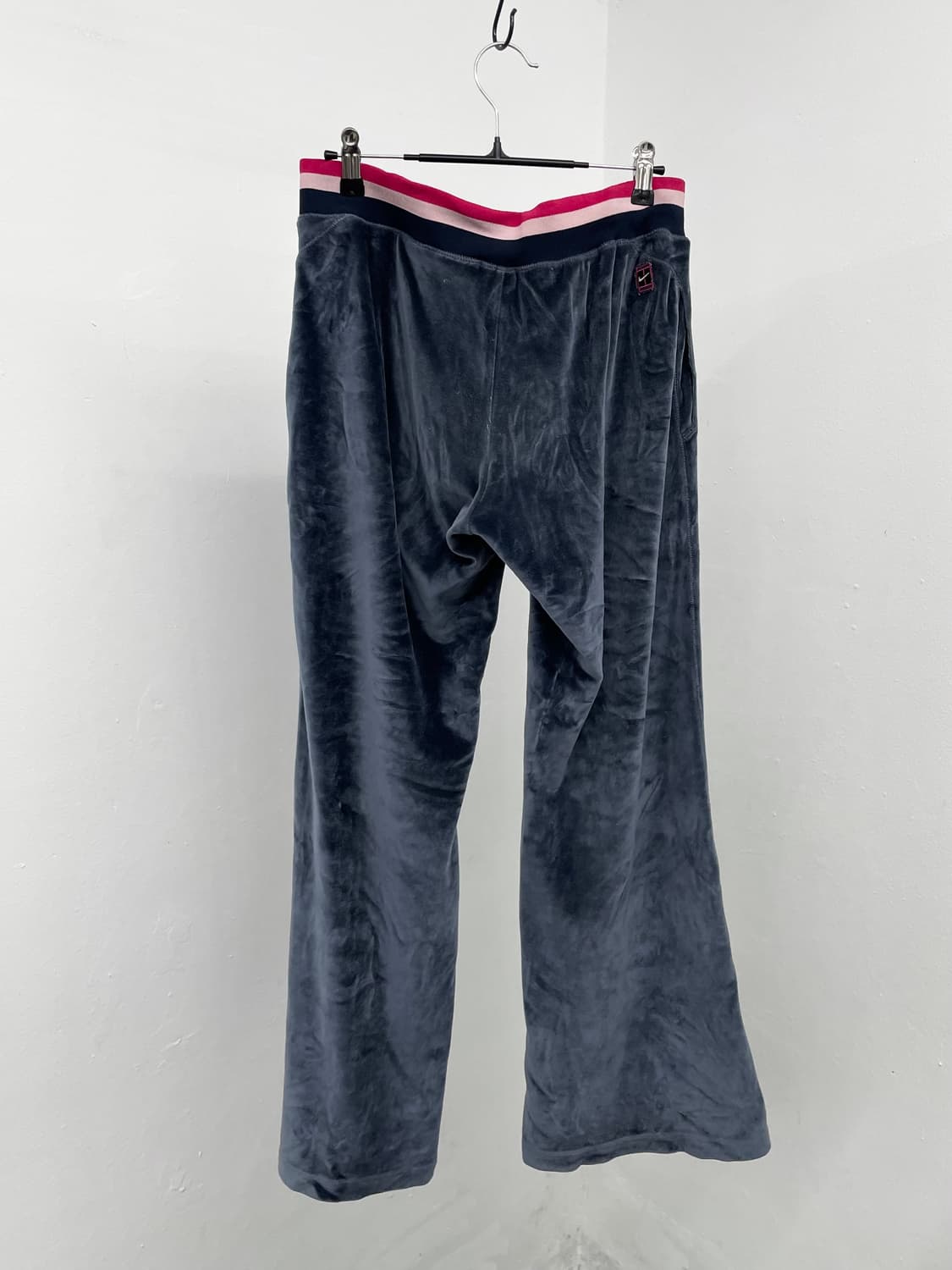 나이키 로고 자수 벨로아 트랙팬츠 상품이미지4