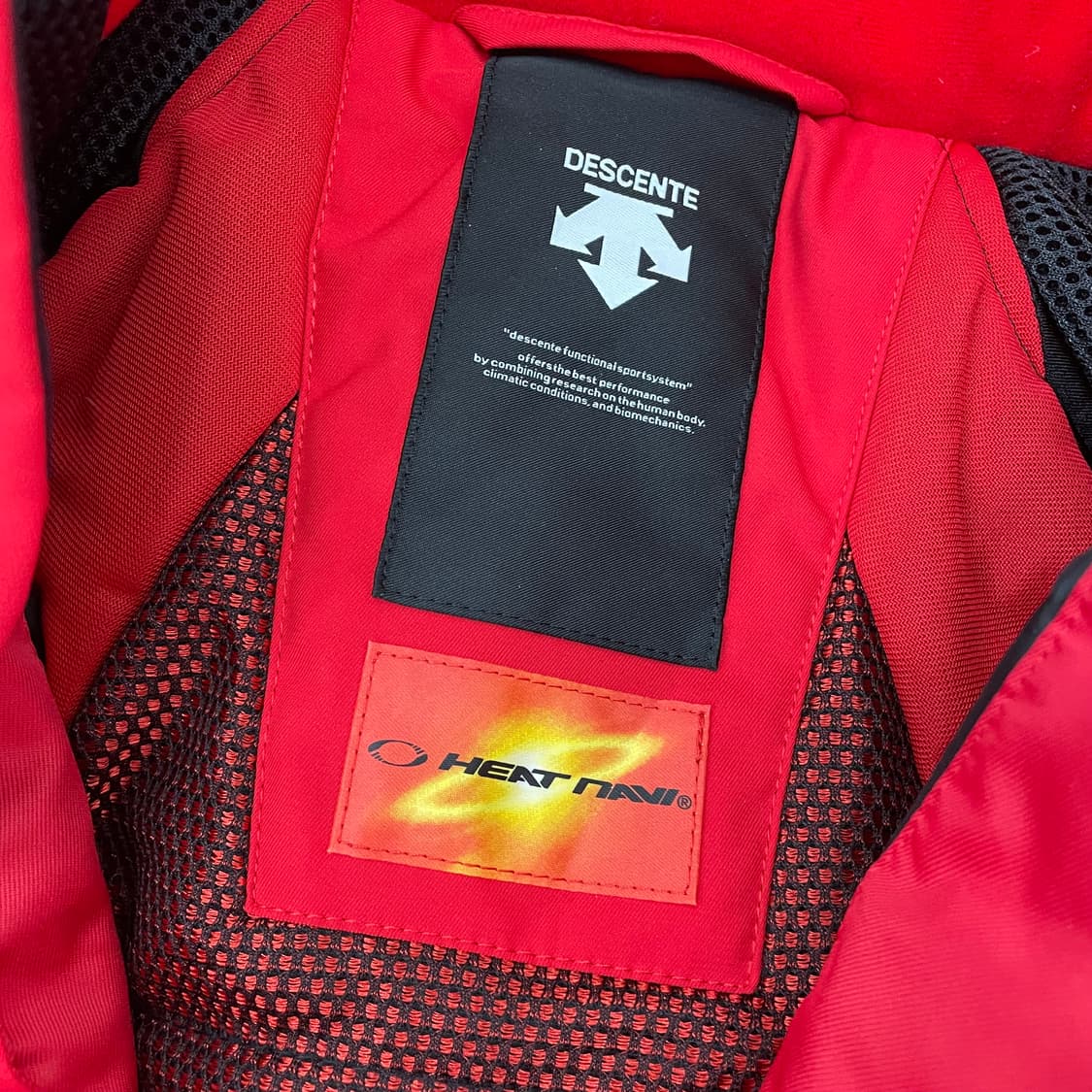 데상트 스키복 세트 상품이미지4