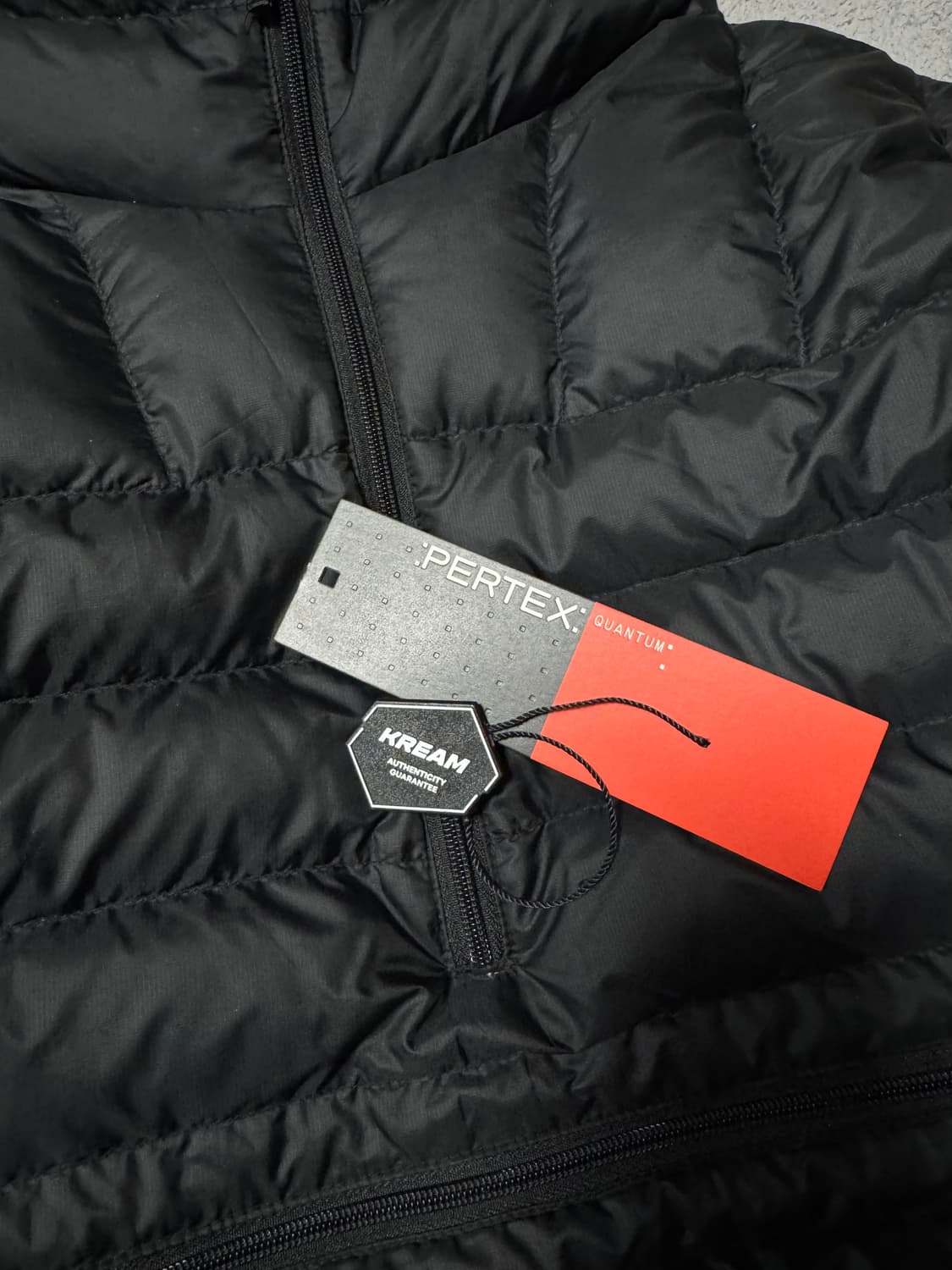 (M) 슈프림 마이크로 다운 하프 집 후드 풀오버 블랙 24 FW 상품이미지6