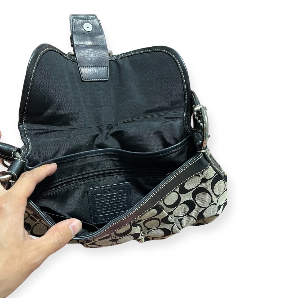 코치 COACH monogram buckle bag 상품이미지5