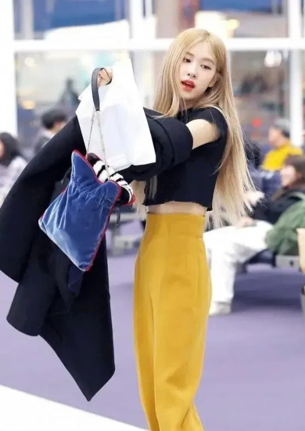 에밀리아 윅스테드 로제착용 팬츠 상품이미지1