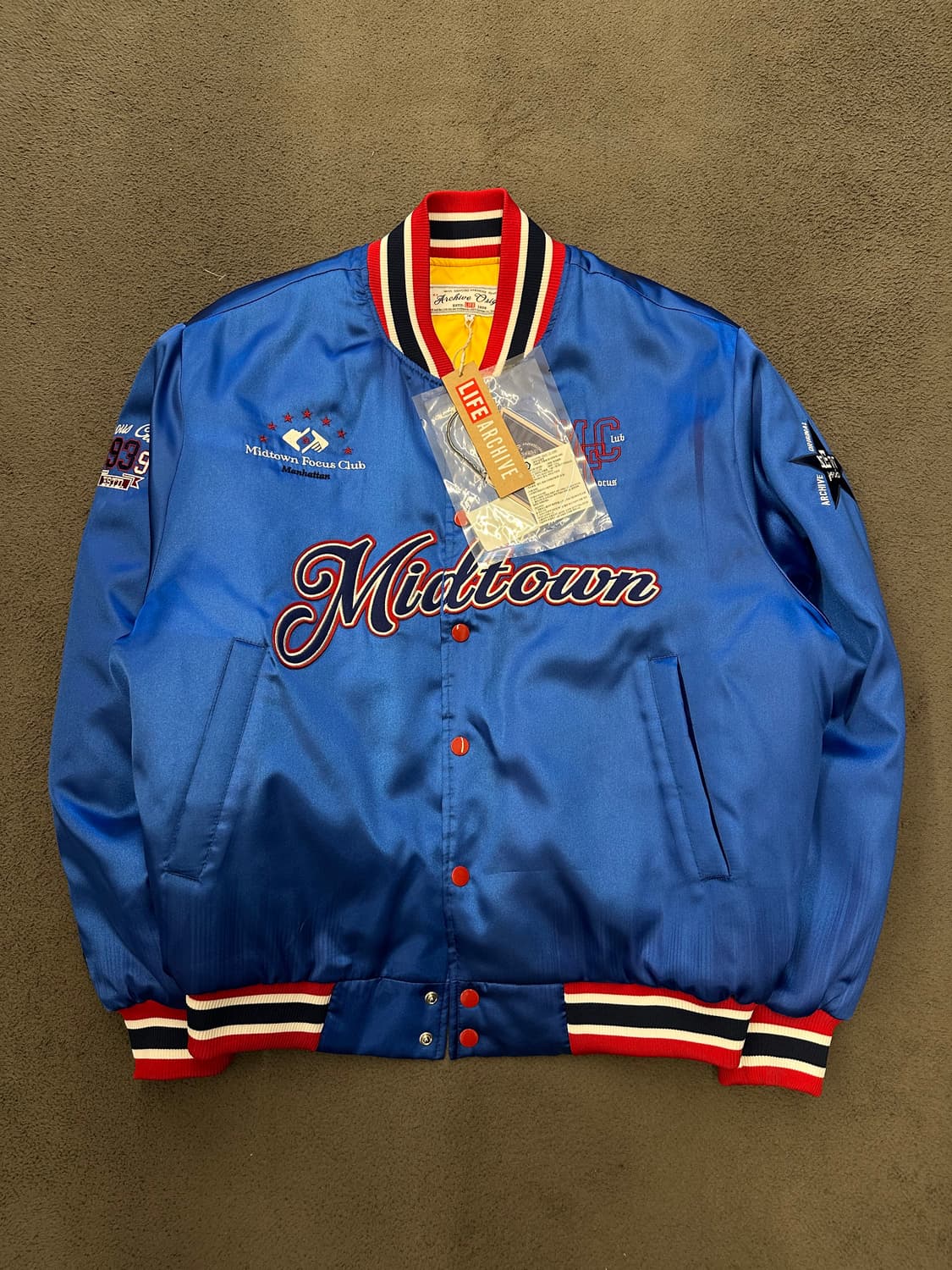 라이프 아카이브 사틴 바시티 자켓 새상품 처분  상품이미지1