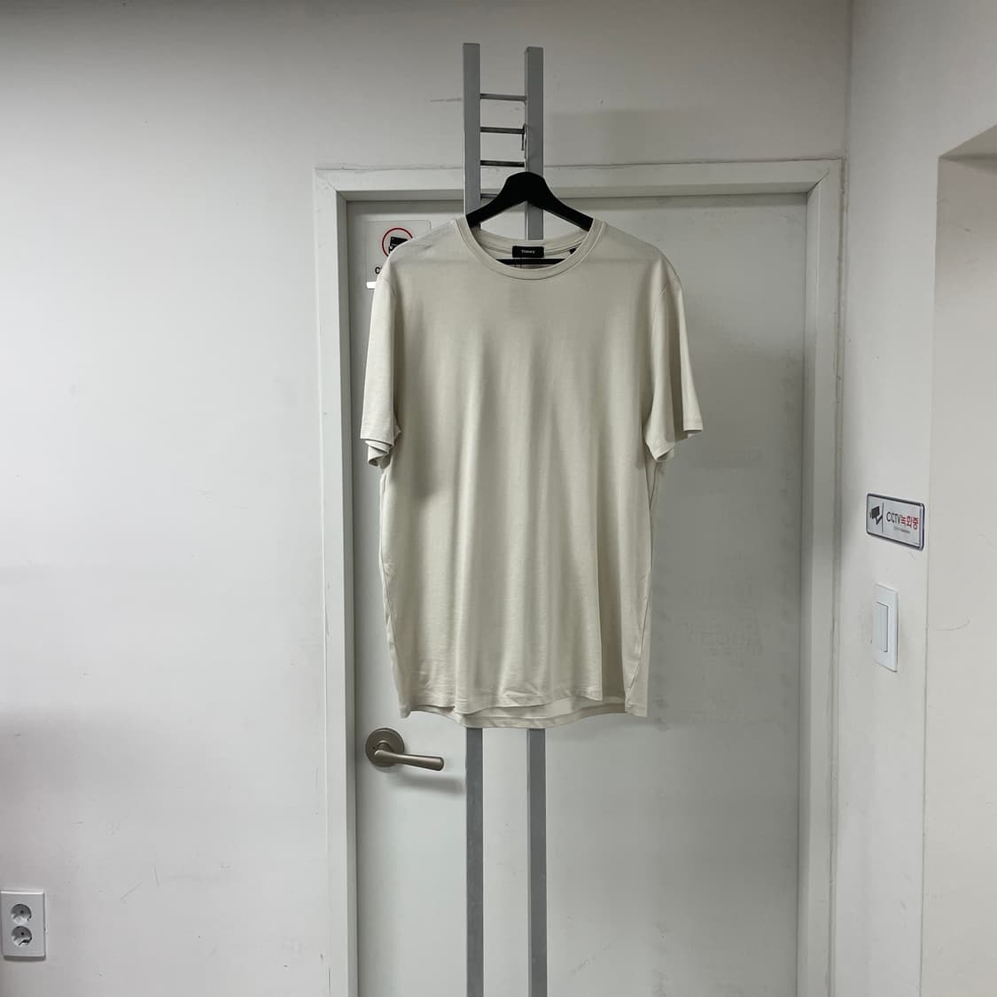 띠어리 반팔 티셔츠 베이지 L 상품이미지1