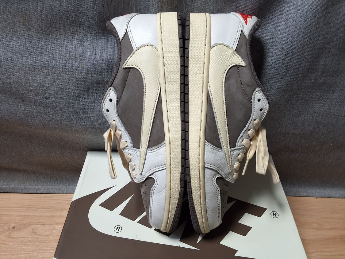 나이키 에어조던1 트래비스 스캇 리버스모카 265 상품이미지4