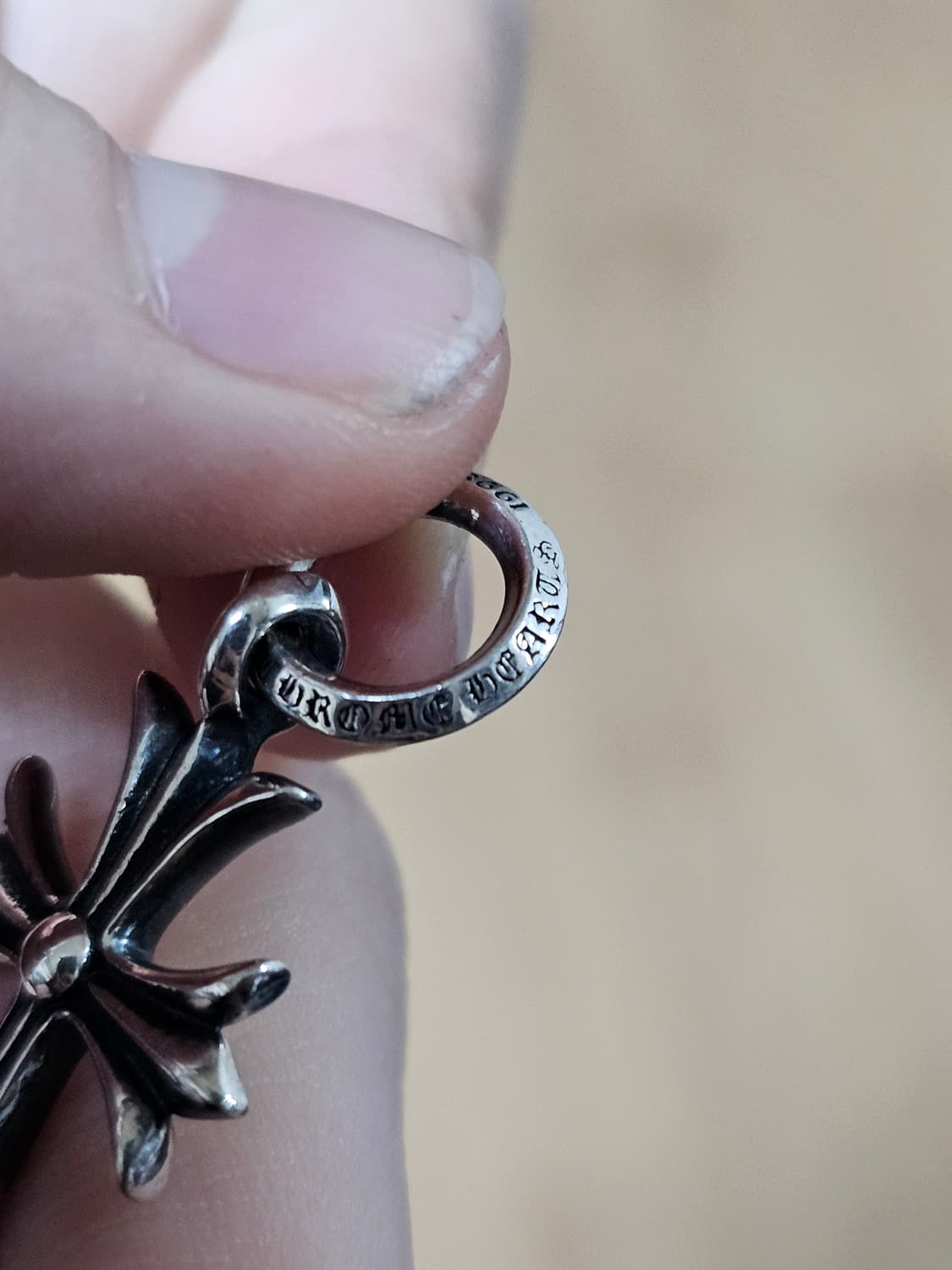 크롬하츠 타이니크로스 펜던트 상품이미지2