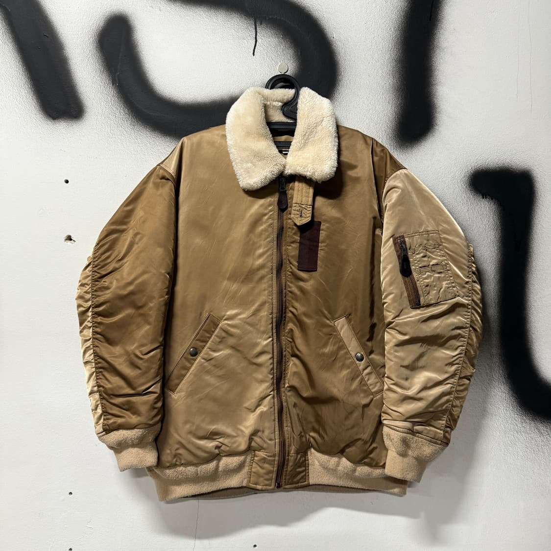 Moussy 마우지 컬러블럭 배색 퍼 카라 B15 플라이트 봄버 자켓 상품이미지1