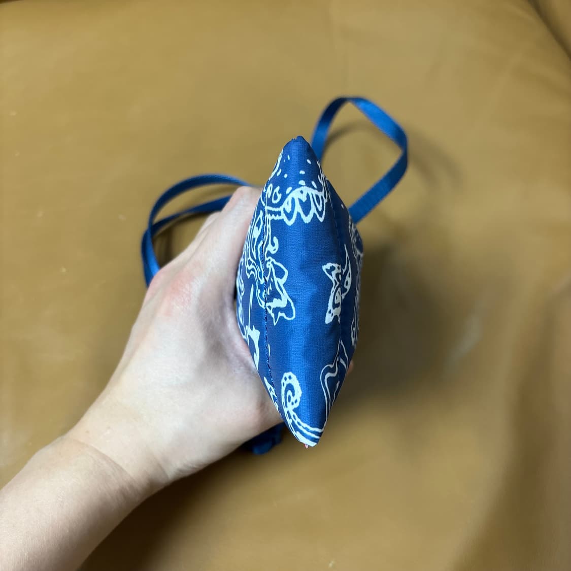 슈프림 퍼퍼 넥 파우치 샤코슈 미니백 가방 22fw 블루 페이즐리 상품이미지6