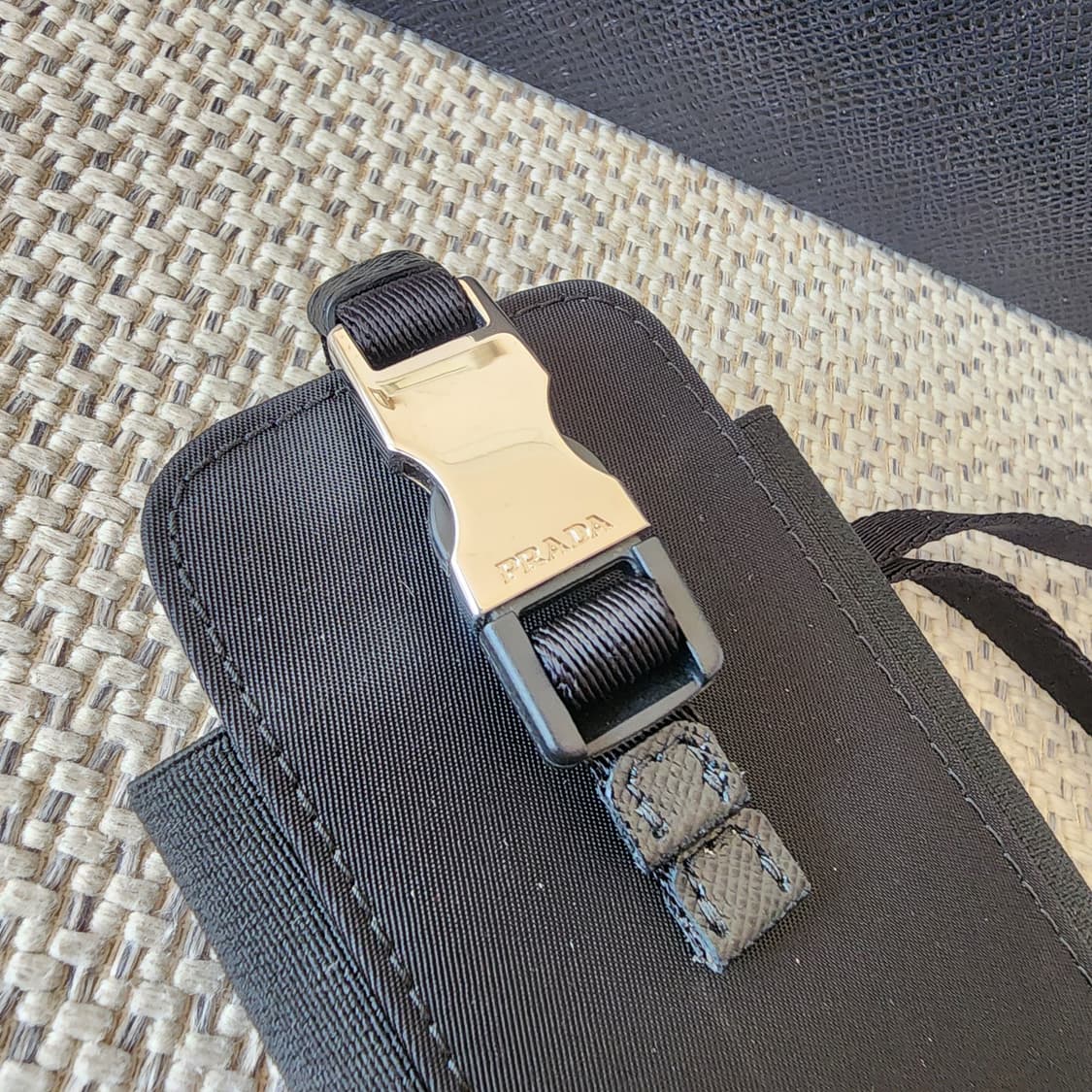 미사용품 프라다 삼각로고 리나일론 테수토 폰 파우치 시가렛 케이스백 상품이미지5