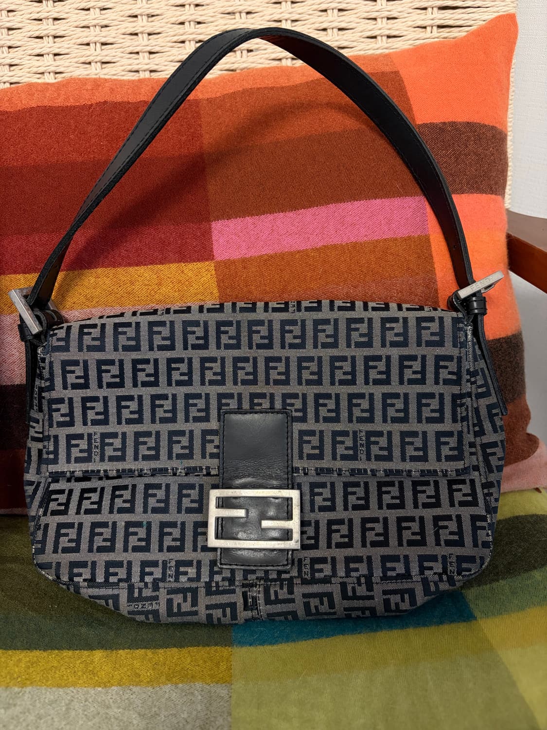 펜디 정품 올드 숄더백 상품이미지1