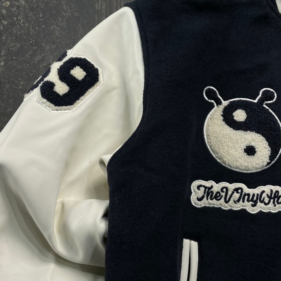 100 더 바이닐 하우스 바시티 자켓  상품이미지3