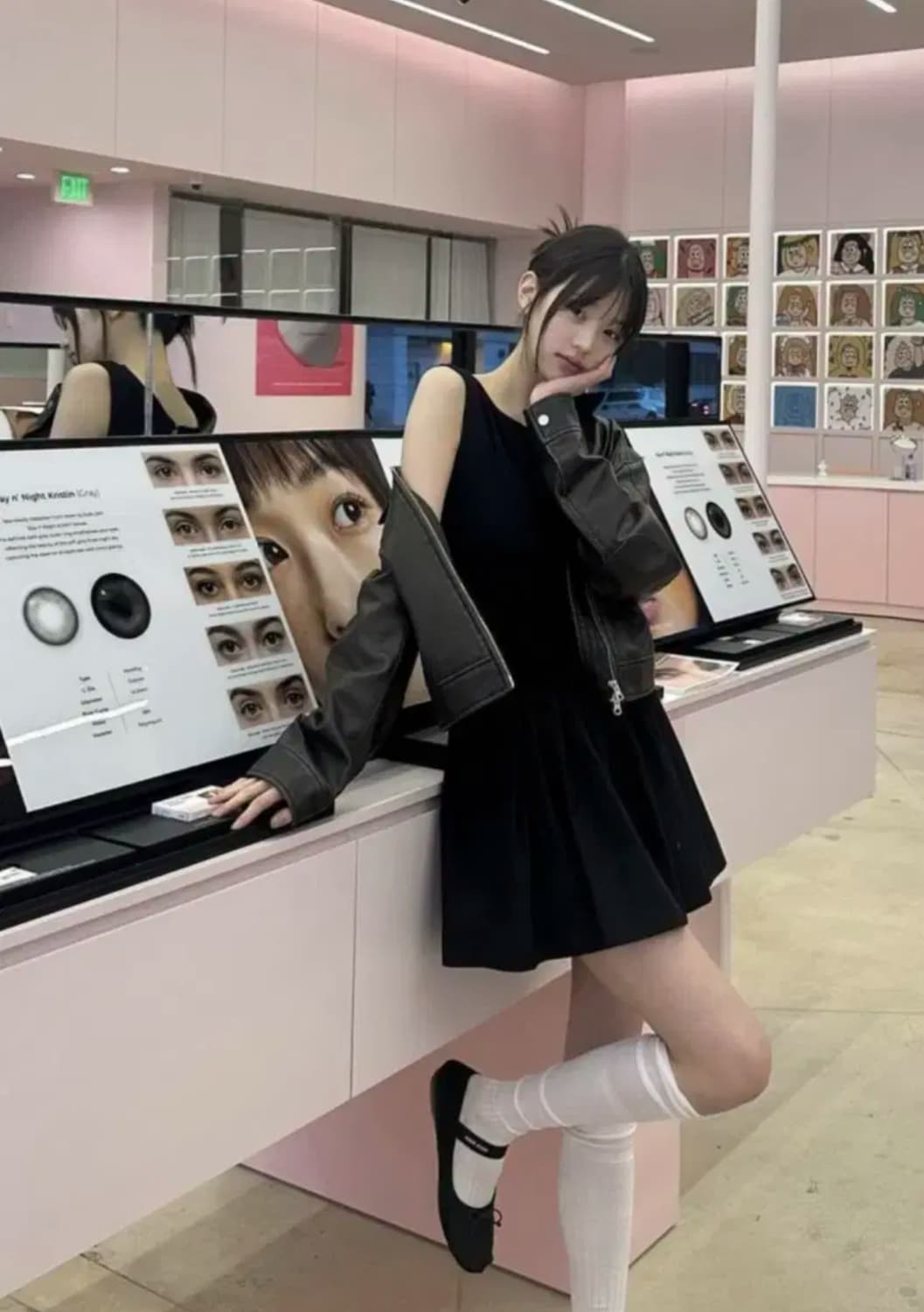 글로니 블룸 슬리브리스 원피스 블랙 상품이미지1