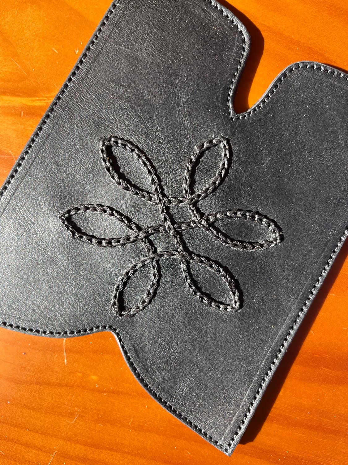 Hand-Embroidered Leather Cup Coaster 상품이미지5