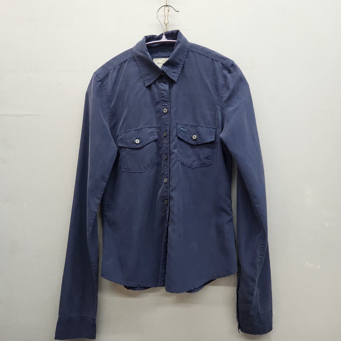 아베크롬비 투포켓 로고자수 모달소재 셔츠 XS(S) 상품이미지1