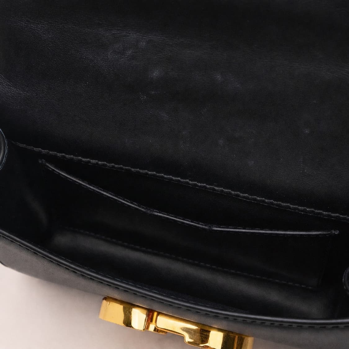 [A급] 디올 몽테인 30 레더 미니 크로스백 판매합니다!!! 상품이미지3