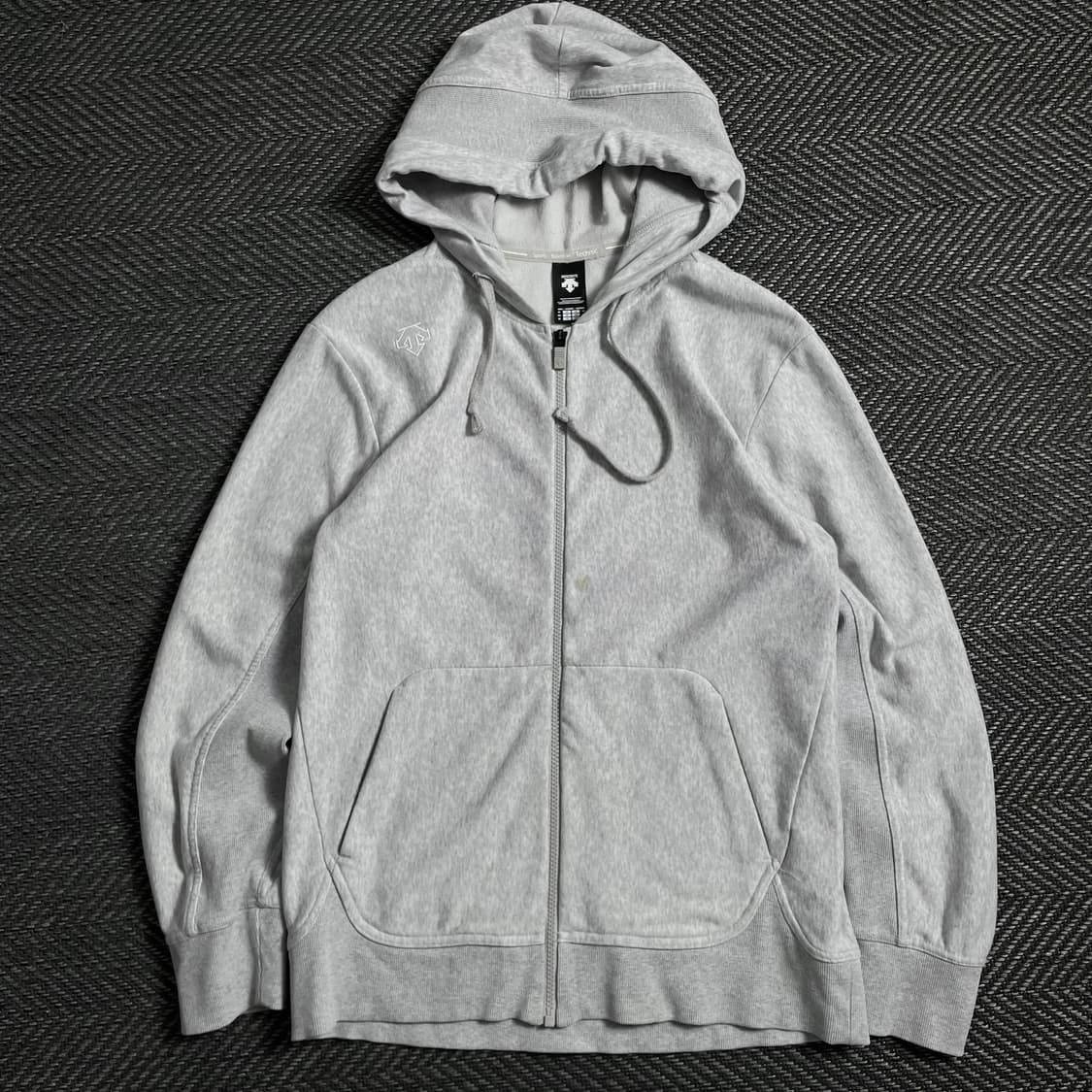 데상트 자수로고 그레이 후드집업o 4660 상품이미지1