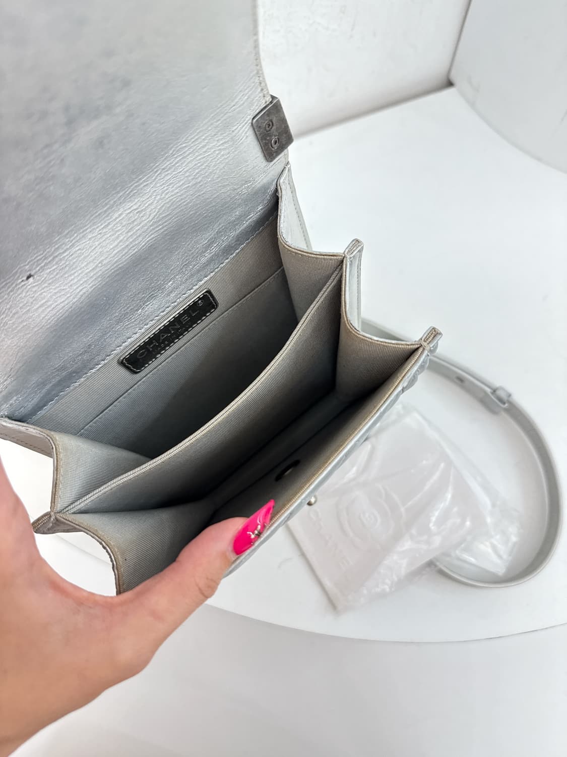 샤넬 보이 샤첼백 엔틱은장 실버 크로스백 상품이미지6