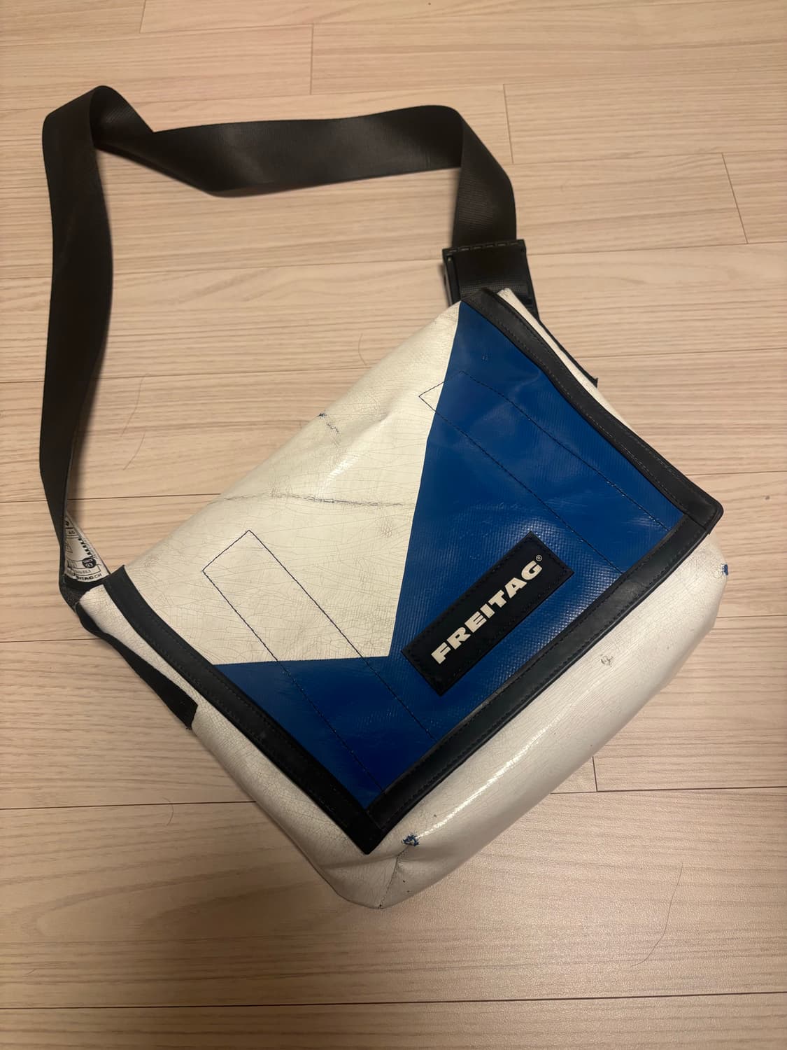 프라이탁 라씨 상품이미지1