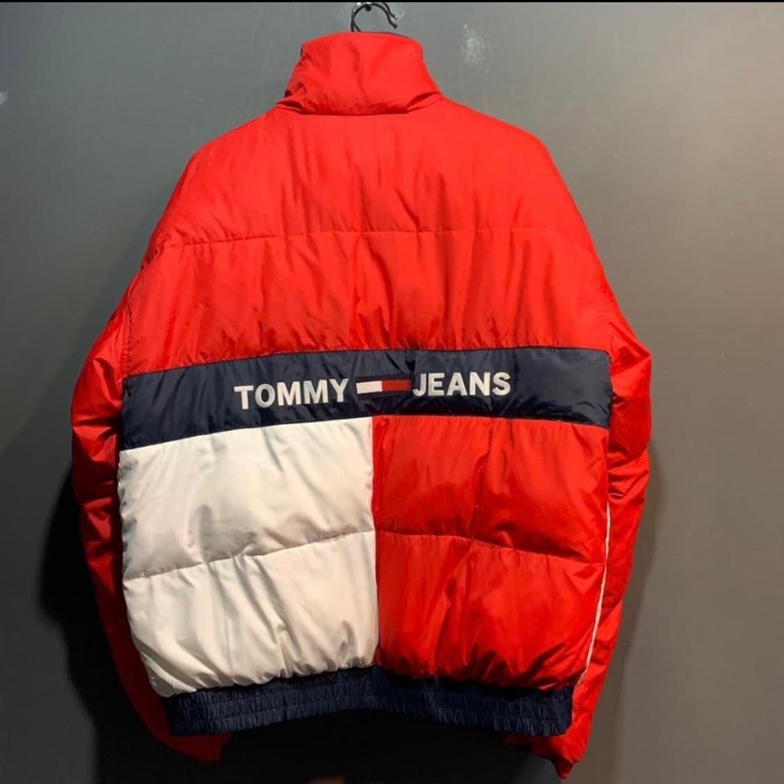 타미 올드스쿨 빅로고 패딩 상품이미지2