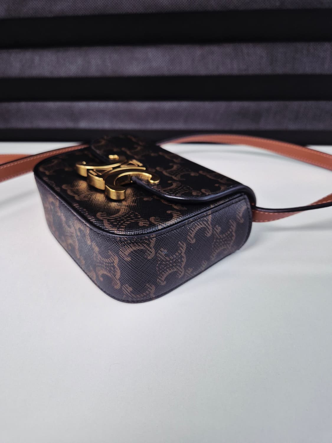 셀린느 트리옹프 미니백 (최상급) 상품이미지5