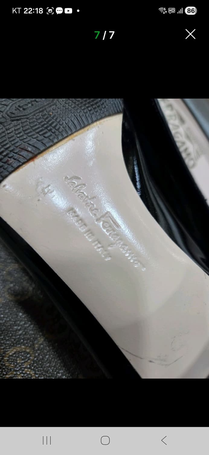 페라가모 바라 유광 펌프스 상품이미지7