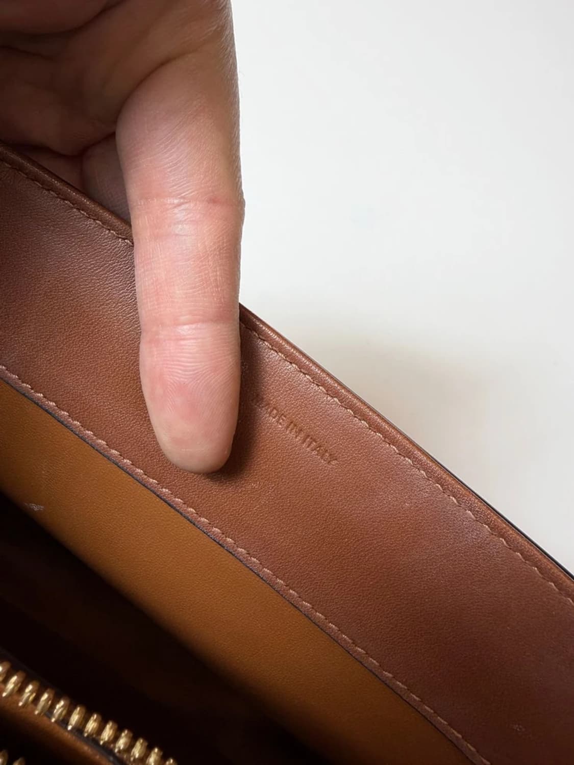 셀린느 클래식 16 백 내추럴 미디움 카프스킨 탠 숄더백 Q1529 상품이미지9