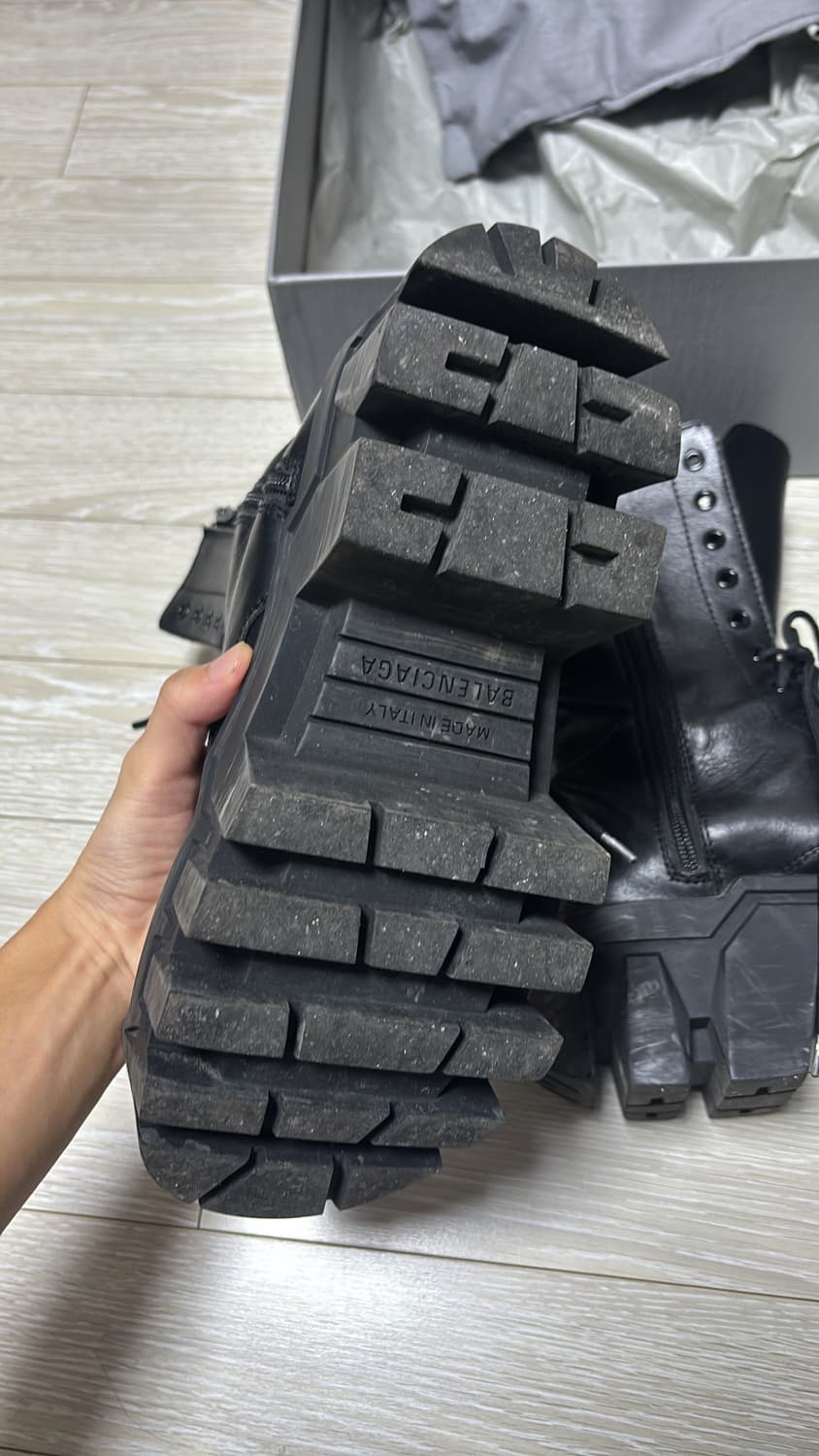 발렌시아가 불도저 레이스업 부츠 블랙 41 상품이미지6