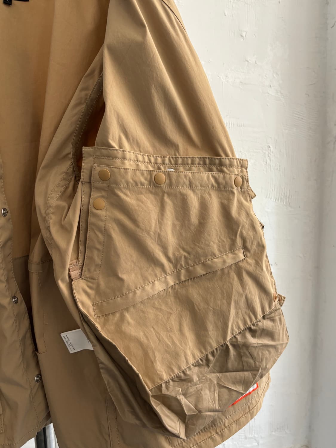 BEAMS+ 빔즈 플러스 베이지 논카라 피싱 자켓 상품이미지7