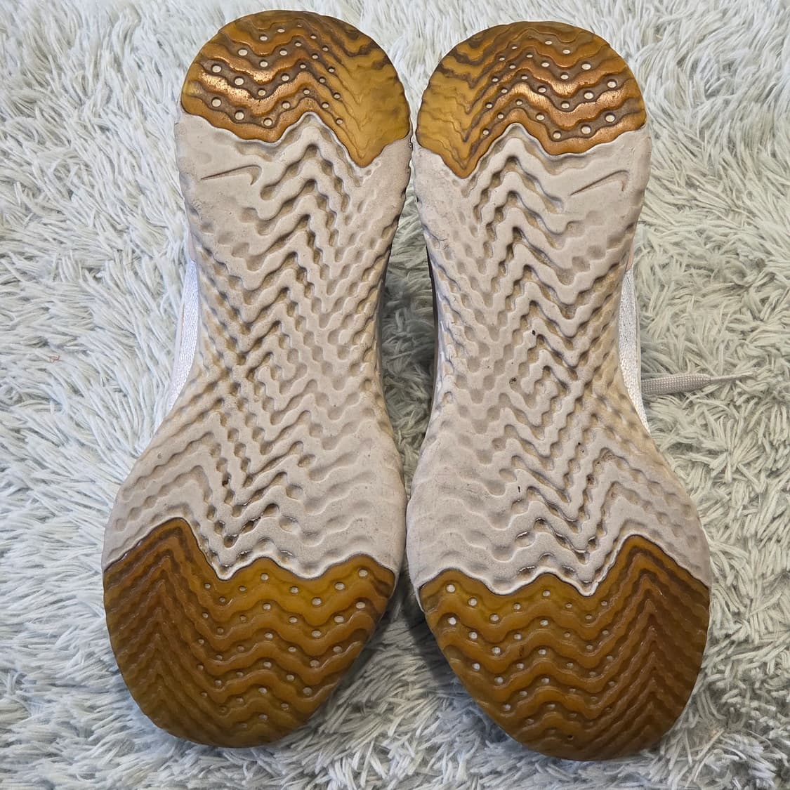 6q-3:나이키 에픽 리액트 플라이니트 오트밀 (26cm) 상품이미지9