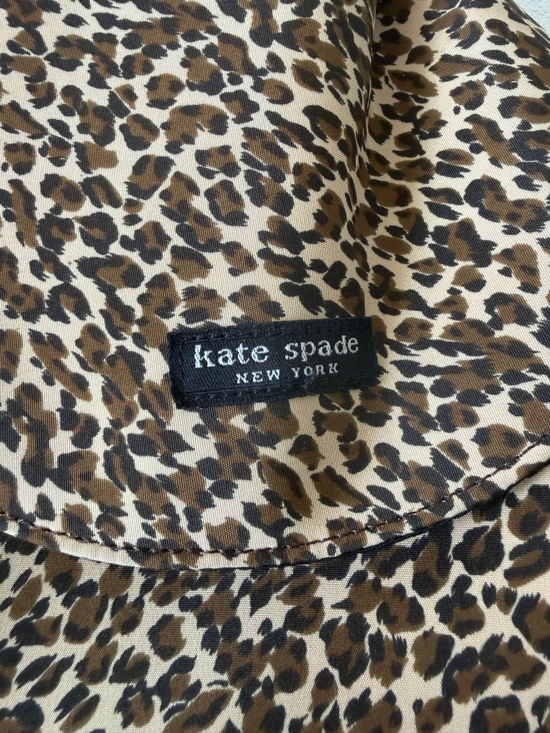 케이트스페이드(kate spade) 레오파드 슬링 백팩 상품이미지3