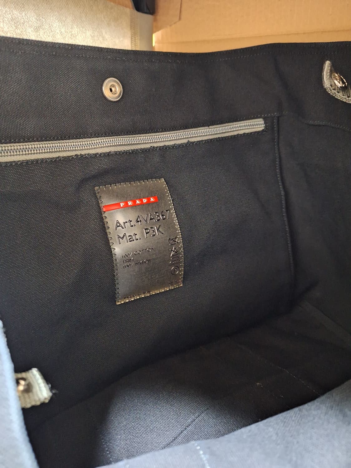 프라다 나일론 토드백 판매합니다 상품이미지4