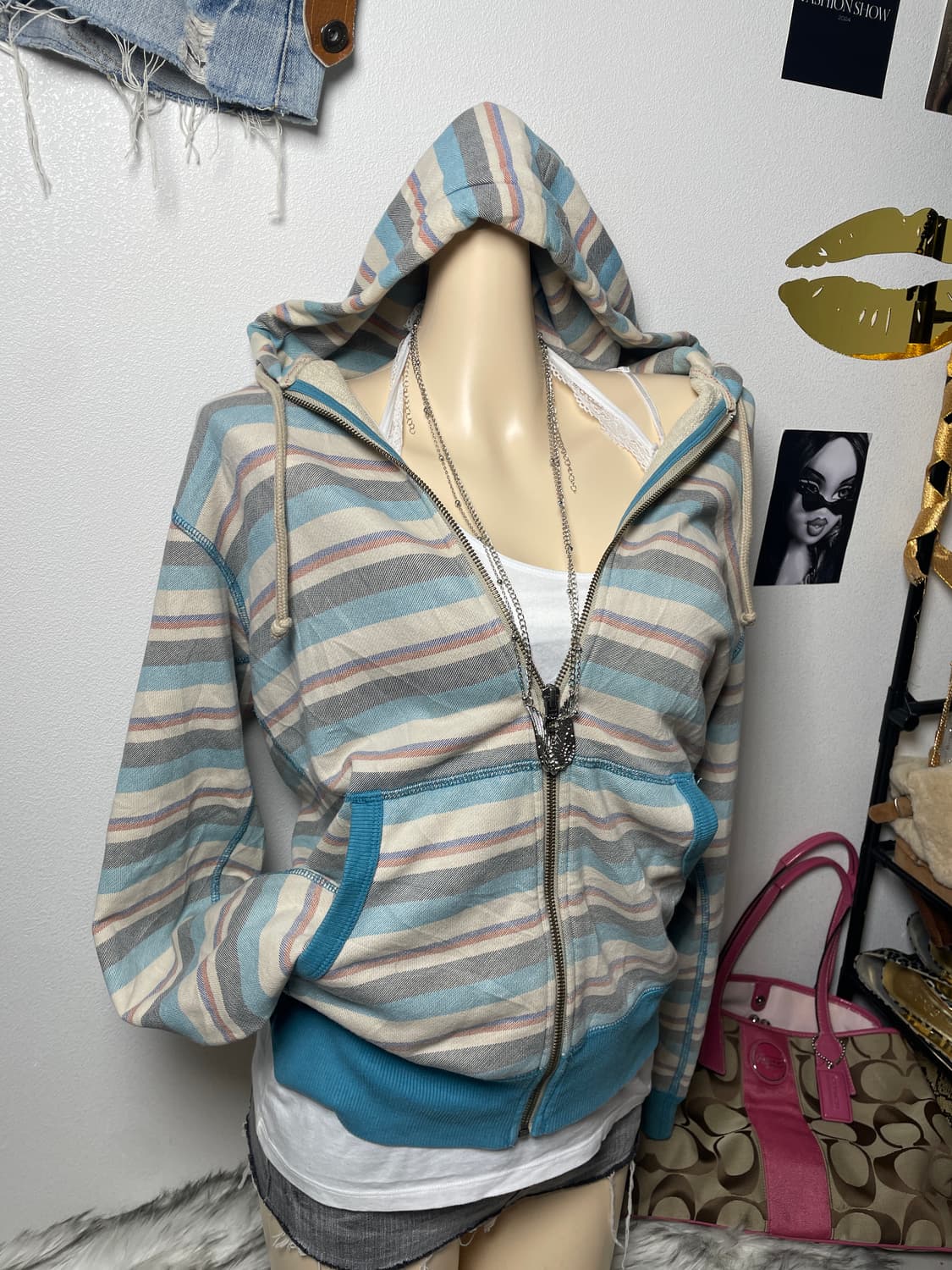 유니클로 블루 스트라이프 후드집업 상품이미지1