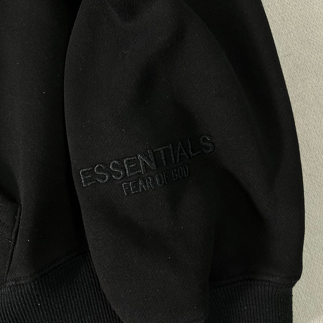 105 피오갓 에센셜 스카치 백로고 후드티 상품이미지4