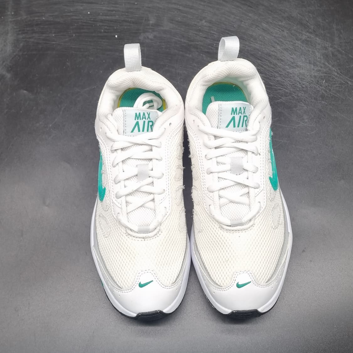 나이키 에어맥스 AP 여성운동화235  상품이미지2