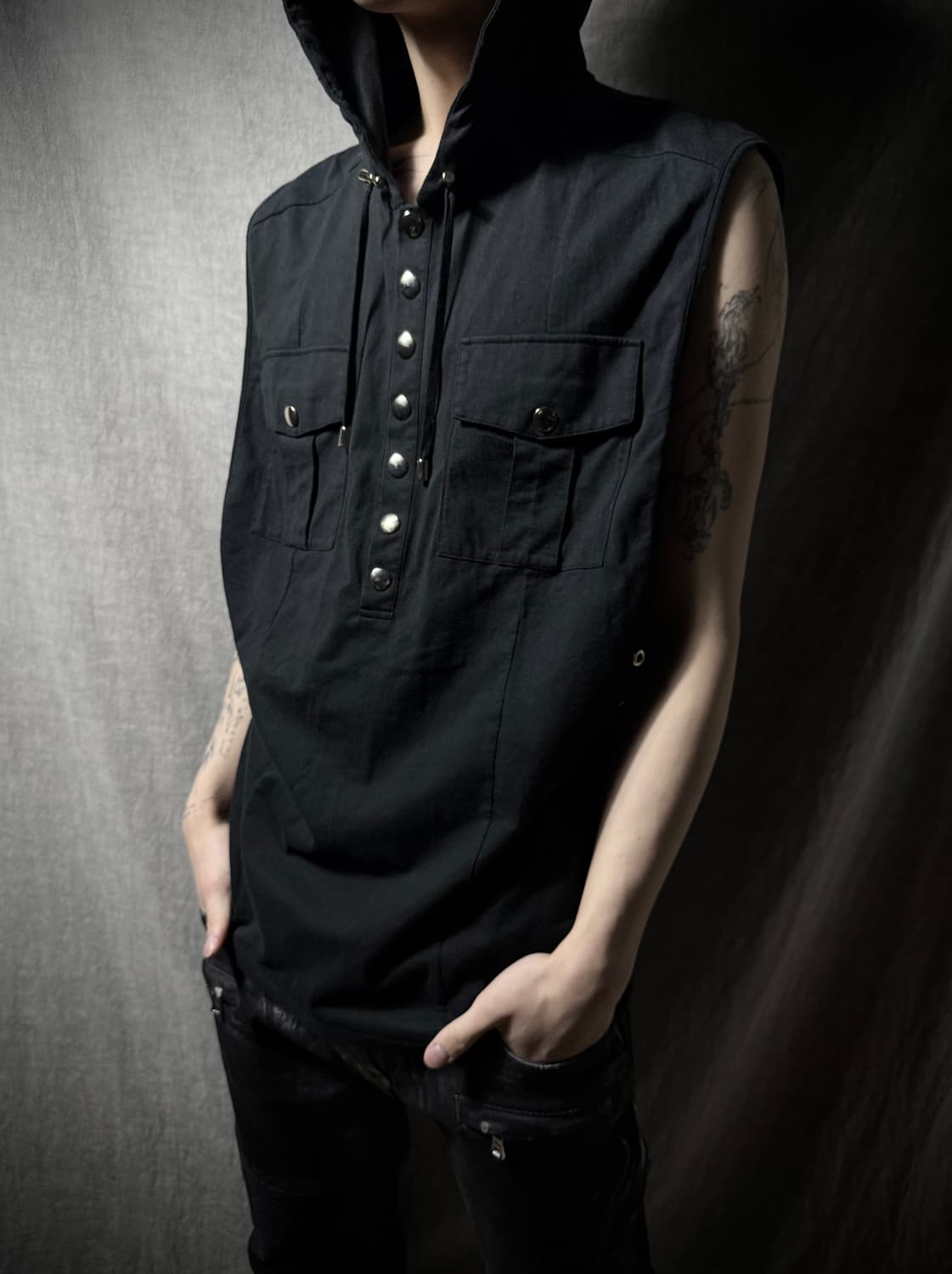 Balmain 17ss Henley Hoodie Sleeveless 상품이미지1