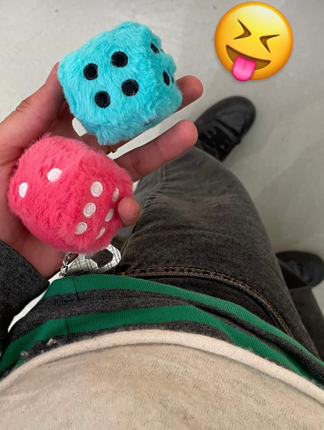 스투시 주사위 퍼지 다이스 키링 핑크 새상품 상품이미지3